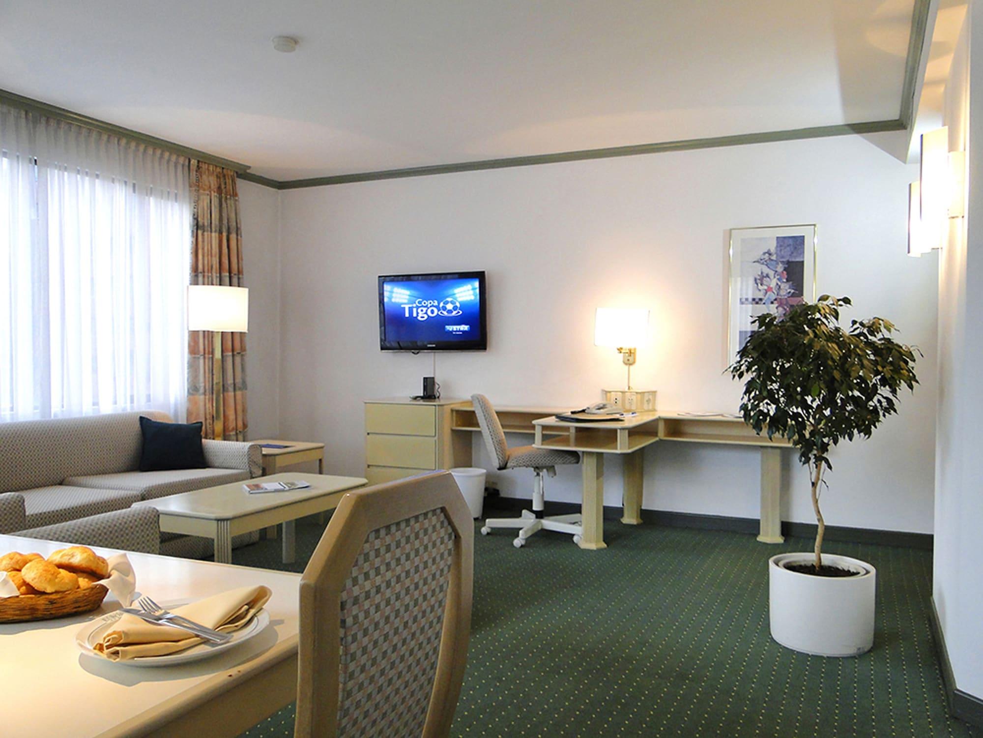 Hotel Europa ลาปาซ ภายนอก รูปภาพ